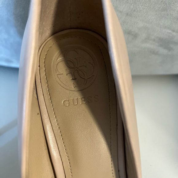 Guess Braylea Faux Leather Pump with 4” Stiletto Heel Beige Size 7-1/2 - Picture 3 of 10